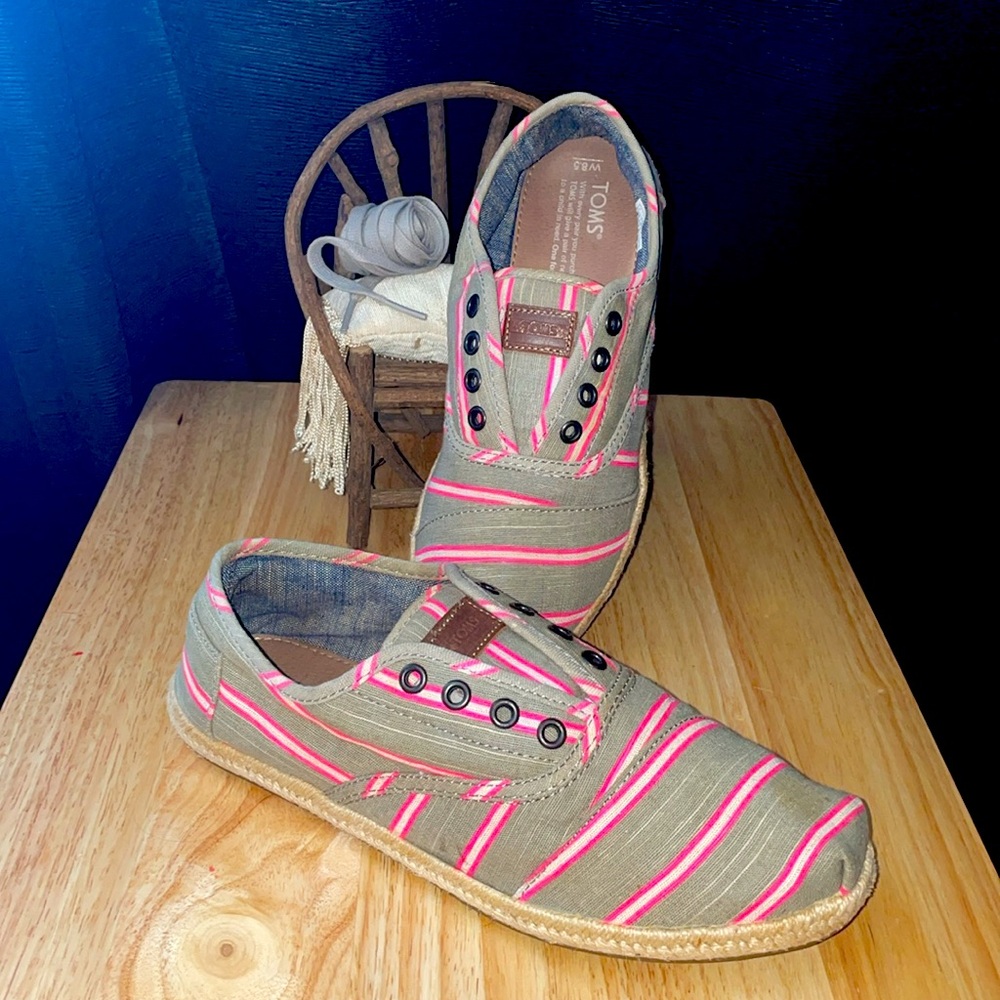 Toms Sneakers with Laces